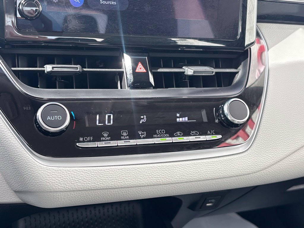 Used 2025 Toyota Corolla LE FWD image 13