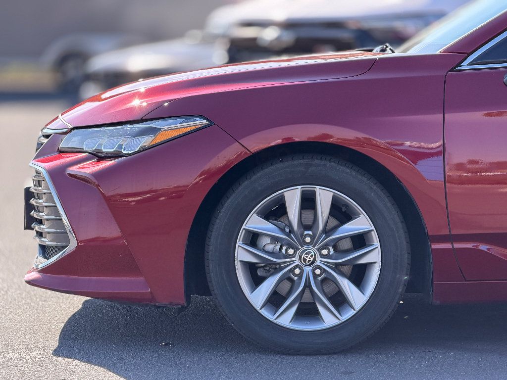 Used 2022 Toyota Avalon XLE FWD image 15