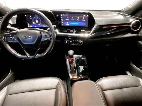 Used 2025 Chevrolet Trax RS w/ Sunroof Package image 18