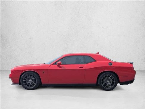Used 2016 Dodge Challenger R/T Scat Pack RWD image 9