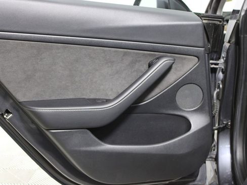 Used 2021 Tesla Model 3 Standard Range Plus image 22