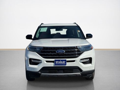 Used 2023 Ford Explorer XLT w/ Equipment Group 202A image 2