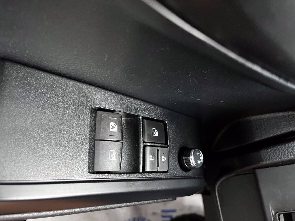 Used 2017 Toyota Tacoma SR AWD/4WD image 20