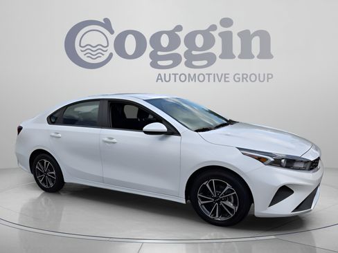 Used 2024 Kia Forte LXS FWD image 7