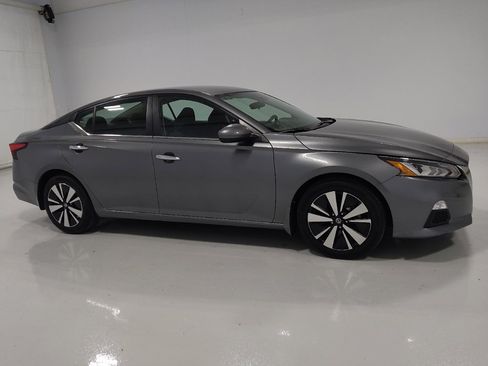 Used 2022 Nissan Altima 2.5 SV image 11