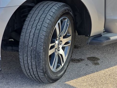 Used 2024 Ford Expedition Limited image 33