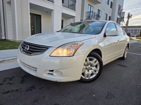 Used 2011 Nissan Altima 2.5 S image 1