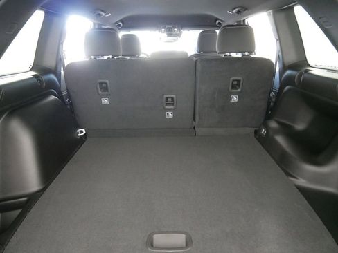 Used 2024 Jeep Grand Cherokee Laredo w/ Luxury Tech Group I image 29