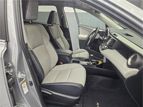 Used 2017 Toyota RAV4 Limited image 15