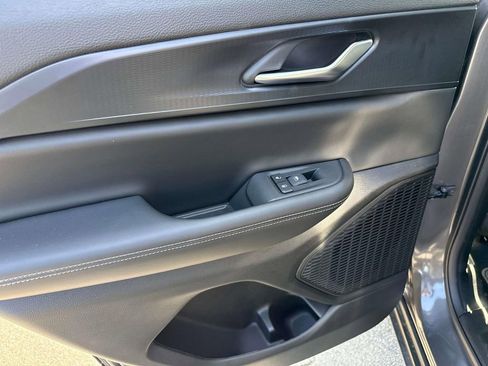 New 2024 Jeep Grand Cherokee Altitude AWD/4WD image 15
