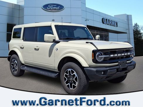Certified 2025 Ford Bronco Outer Banks AWD/4WD image 1