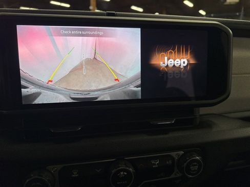 Used 2025 Jeep Wrangler Sport image 13