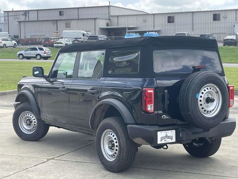 New 2025 Ford Bronco 4-Door image 5