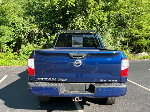 Used 2018 Nissan Titan SV w/ SV Convenience Package AWD/4WD image 13