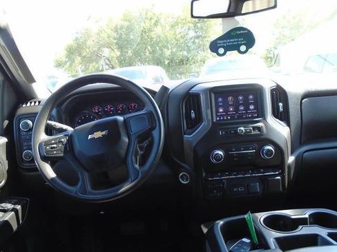 Certified 2024 Chevrolet Silverado 2500 Custom w/ Custom Value Package AWD/4WD image 18