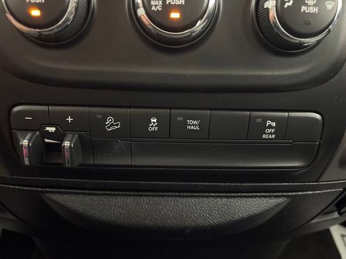 Used 2017 RAM 2500 Tradesman w/ Chrome Appearance Group AWD/4WD image 30