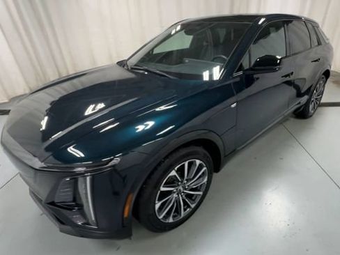Certified 2024 Cadillac Lyriq Sport AWD/4WD image 4