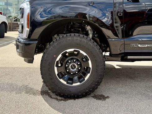 New 2026 Ford F250 Platinum w/ Tremor Off-Road Package image 34