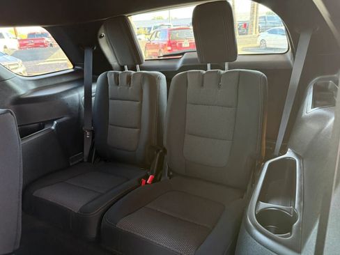 Used 2018 Ford Explorer XLT AWD/4WD image 43