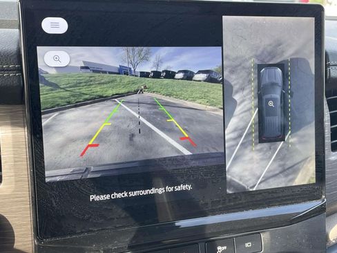 Used 2023 Ford Expedition Limited image 21