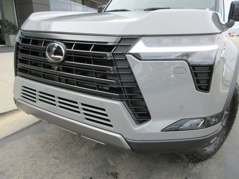 Used 2026 Lexus GX 550 image 15