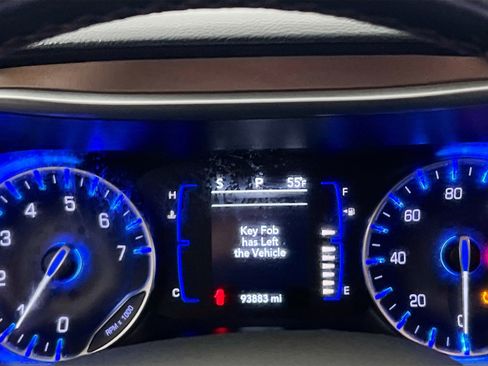 Used 2018 Chrysler Pacifica Touring-L image 23