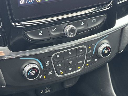 Certified 2023 Chevrolet Traverse LT w/ LT Premium Package image 34