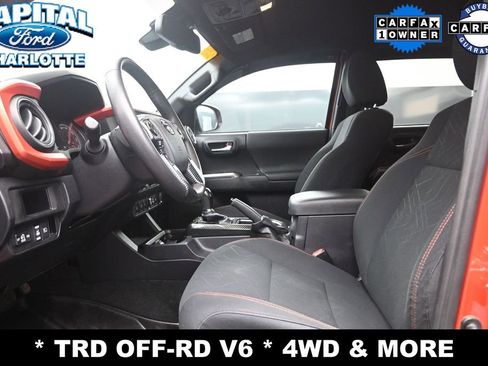 Used 2018 Toyota Tacoma TRD Off-Road w/ Technology Package AWD/4WD image 9