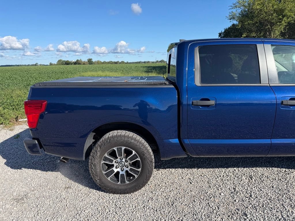Used 2022 Nissan Titan SV w/ Accessory Utility Package AWD/4WD image 18
