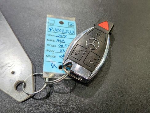 Used 2018 Mercedes-Benz GLE 43 AMG 4MATIC w/ Premium 3 Package image 30