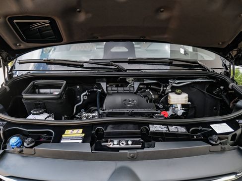 Used 2025 Mercedes-Benz Sprinter 2500 image 71