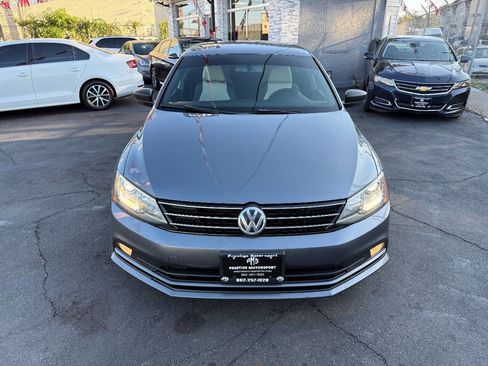 Used 2016 Volkswagen Jetta Sport w/ Lighting Package image 9