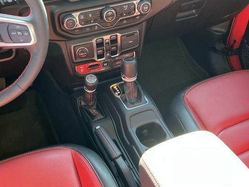 Used 2023 Jeep Wrangler Unlimited Rubicon 4xe AWD/4WD image 15