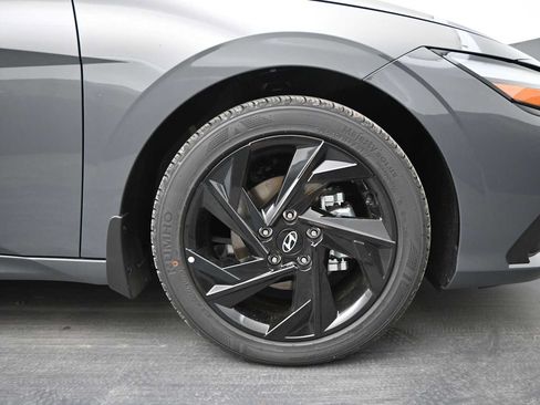 New 2026 Hyundai Elantra SEL Sport FWD image 9