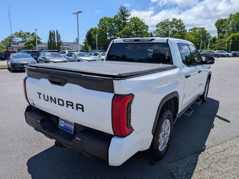 Used 2022 Toyota Tundra SR5 w/ SR5 Convenience Package AWD/4WD image 6