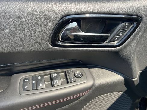 Used 2022 Dodge Durango R/T AWD/4WD image 11