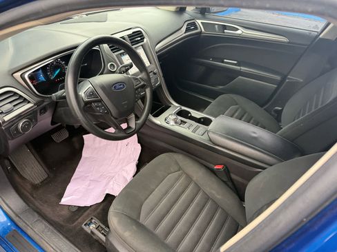 Used 2017 Ford Fusion SE w/ Fusion SE Technology Package image 17