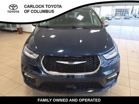 Used 2023 Chrysler Pacifica Limited FWD image 4