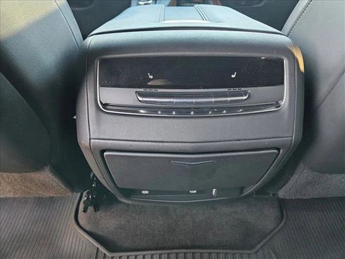 Used 2022 Cadillac Escalade ESV Premium Luxury image 18