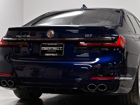 Used 2022 BMW ALPINA B7 xDrive AWD/4WD image 60