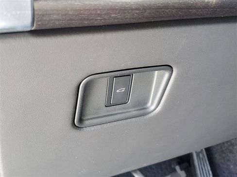 Used 2024 Land Rover Range Rover Autobiography image 15