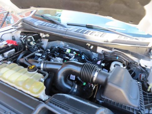 Used 2019 Ford F150 XLT image 32