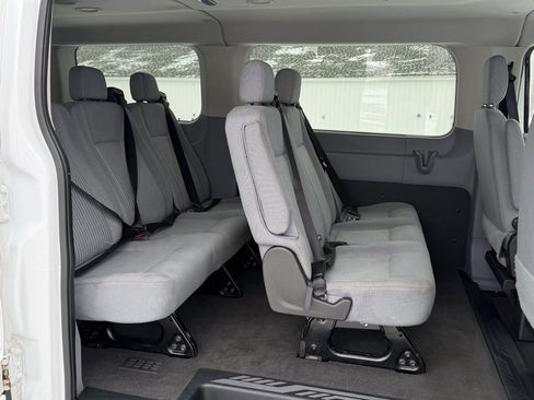 Used 2015 Ford Transit 150 XLT image 22