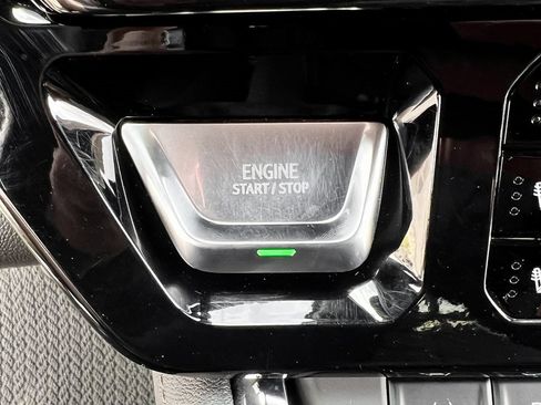 Used 2024 GMC Sierra 1500 AT4 image 9