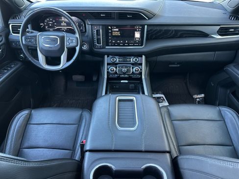 Used 2022 GMC Yukon XL Denali AWD/4WD image 12