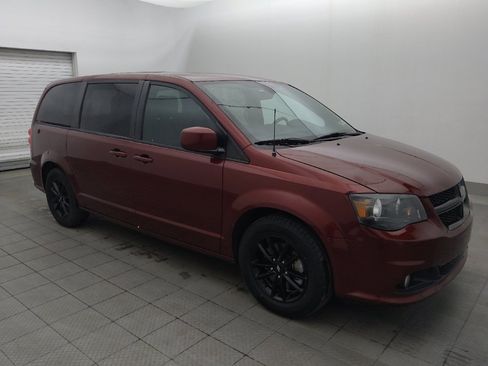 Used 2019 Dodge Grand Caravan SXT w/ Blacktop Package FWD image 11