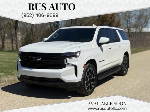 Used 2022 Chevrolet Suburban RST w/ Sport Performance Package image 1