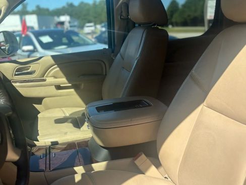 Used 2013 Cadillac Escalade ESV Premium image 7