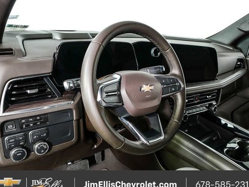 Certified 2025 Chevrolet Tahoe LT AWD/4WD image 4