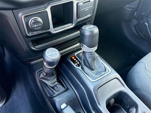 Used 2023 Jeep Wrangler Sport image 17